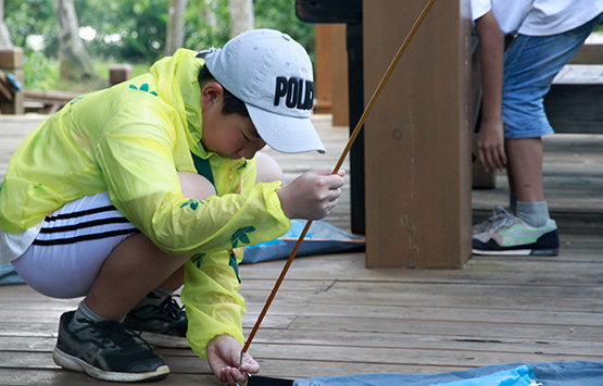 青少年项目:搭帐篷